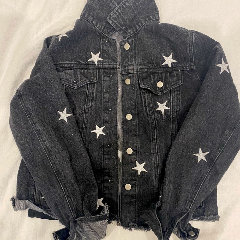 STAR EMBROIDERED black jean jacket